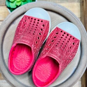 NATIVE toddler red sparkle slip on size 5